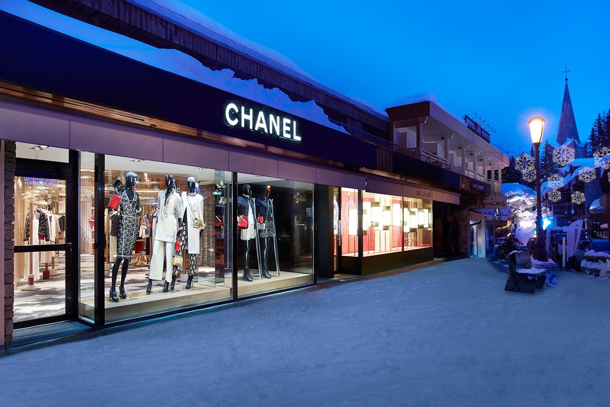 Butik pop-up Chanel we francuskich Alpach