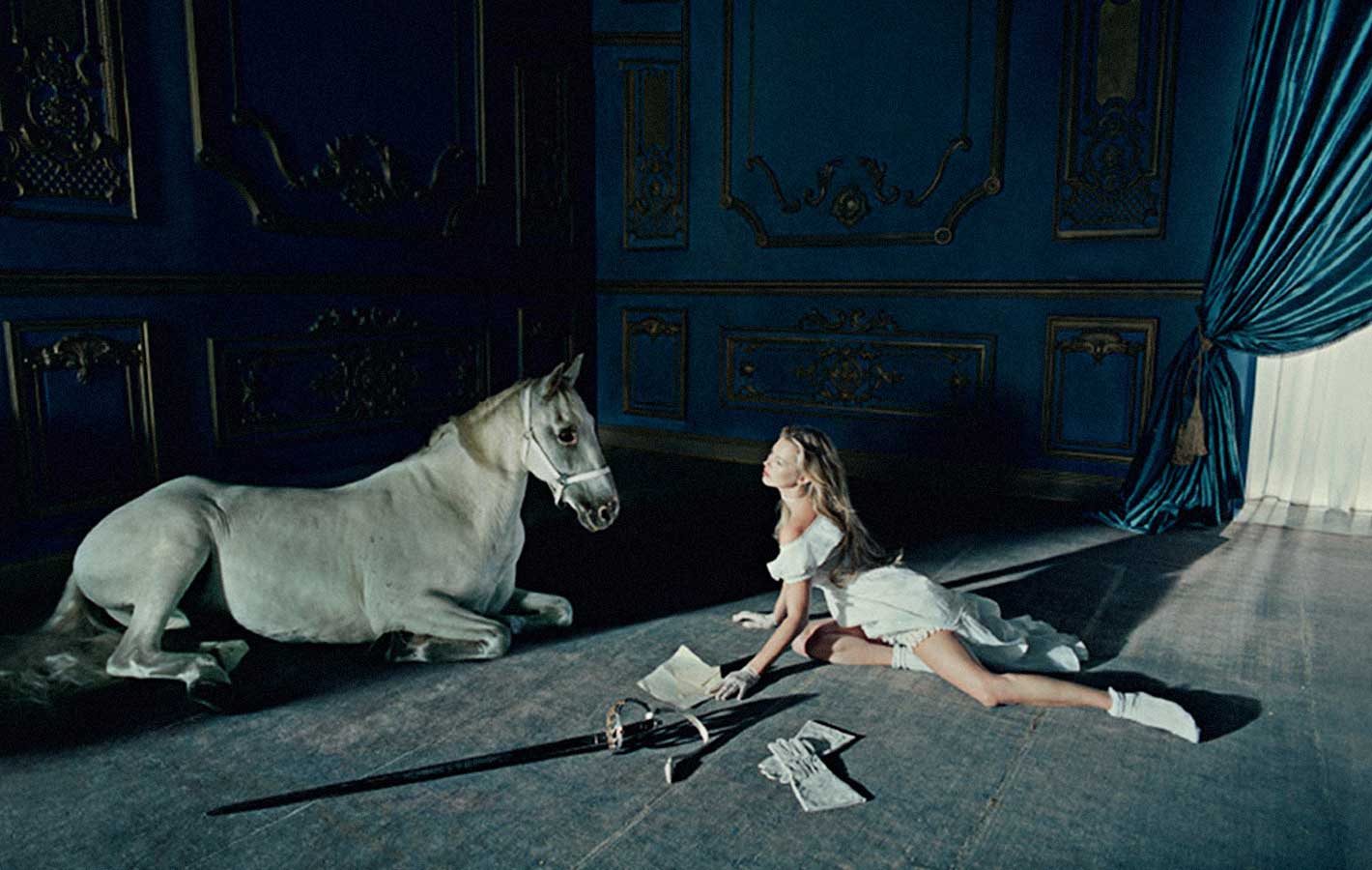 Kate Moss w obiektywie Tima Walkera dla „Vogue” Italia