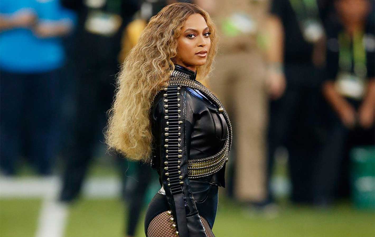 Ile był wart strój Beyoncé z finału Super Bowl?