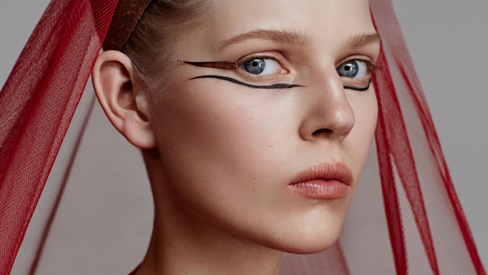 haute_a_porter_filep_motwary_modemuseum_hasselt_photo_detail_rene_habermacher_yatzer-2 4/7 