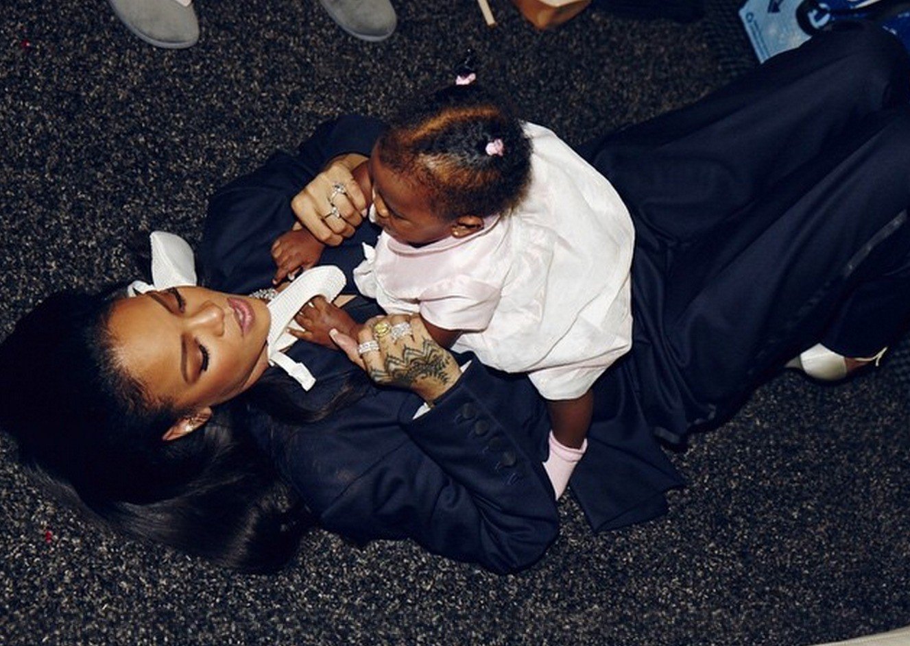 Rihanna funduje naukę potrzebującym