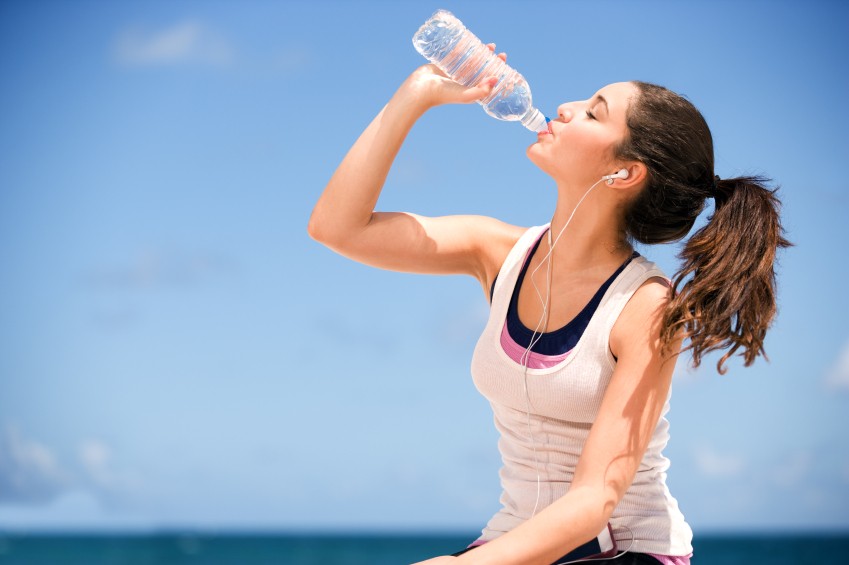 10 powodów, dla których warto pić wodę