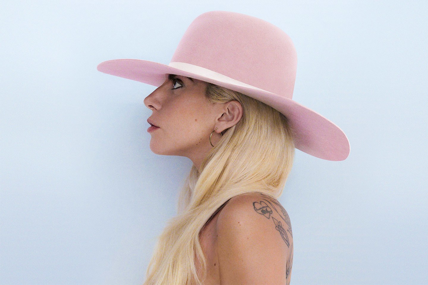 Lady Gaga, czyli Joanne, wkracza na salony. Czy świat ją pokocha?