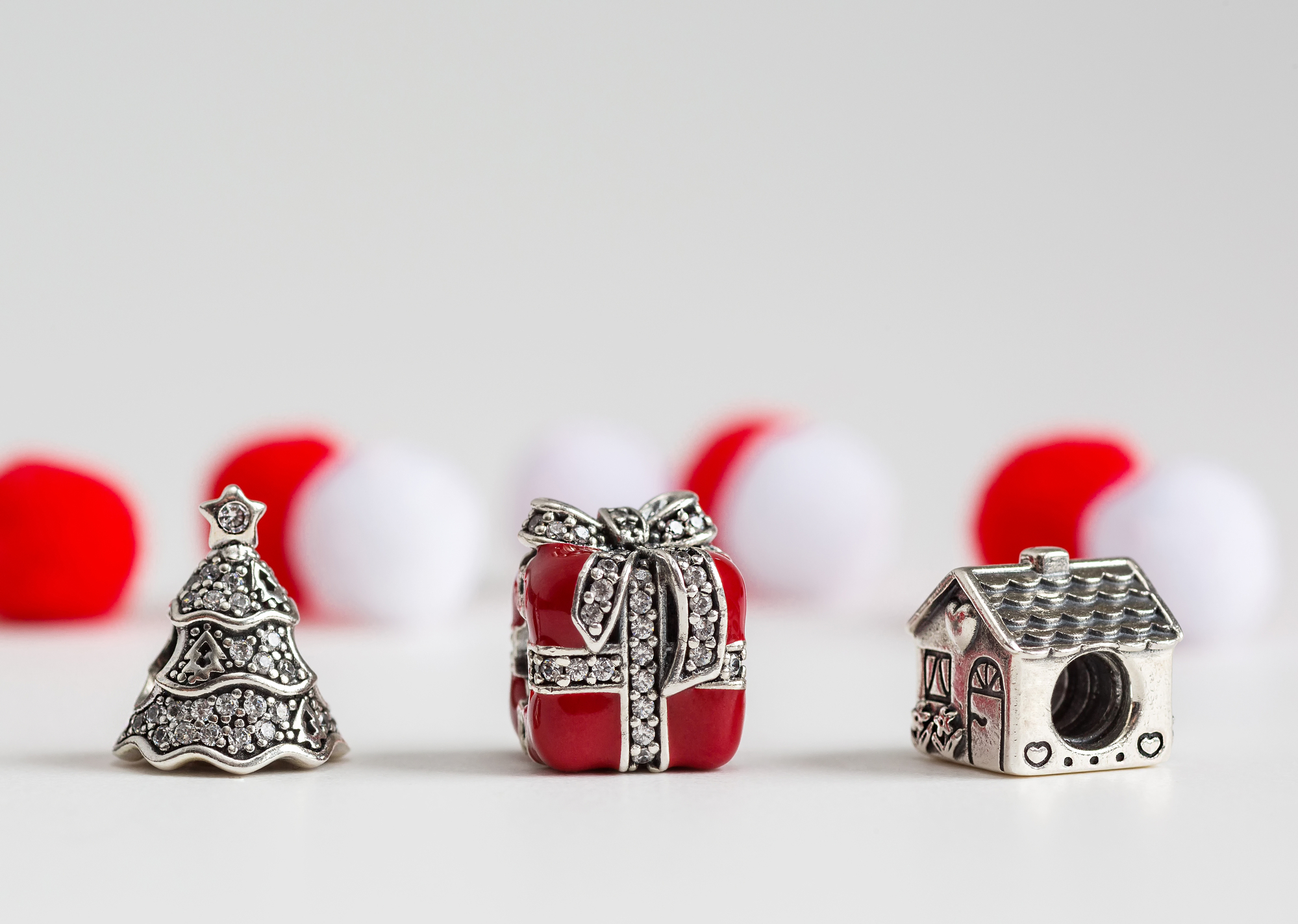 Biżuteria – idealny prezent na Mikołajki. Co jest najmodniejsze w tym sezonie?