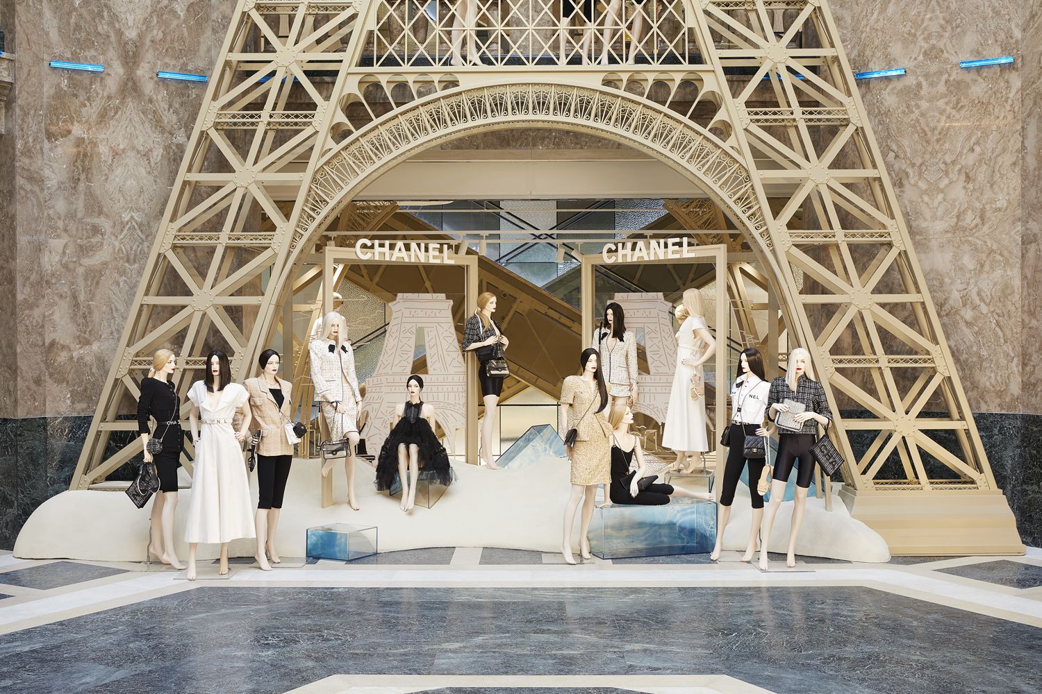 W paryskiej Galerii Lafayette otworzono nowy butik Chanel