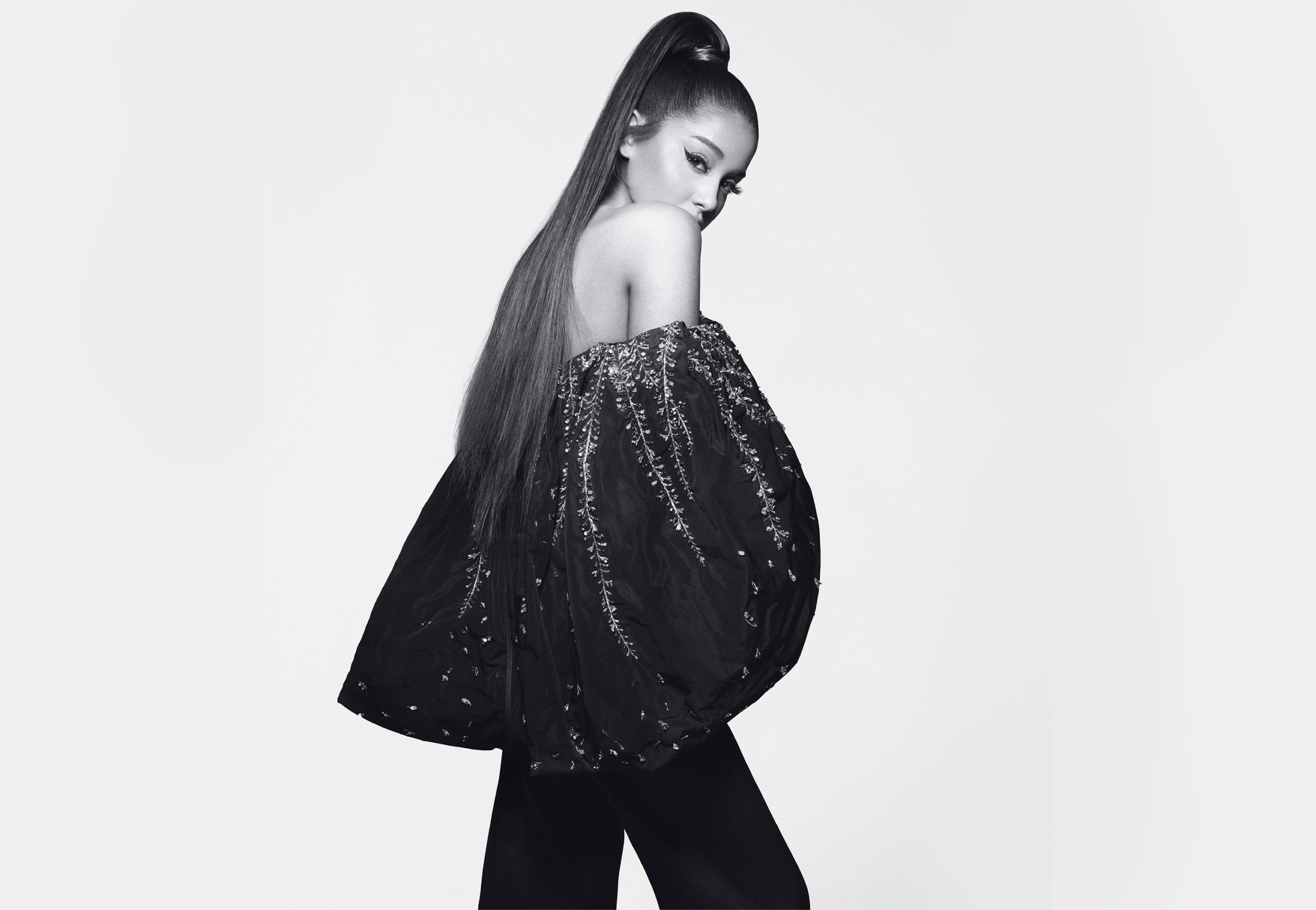 Ariana Grande w nowej kampanii Givenchy