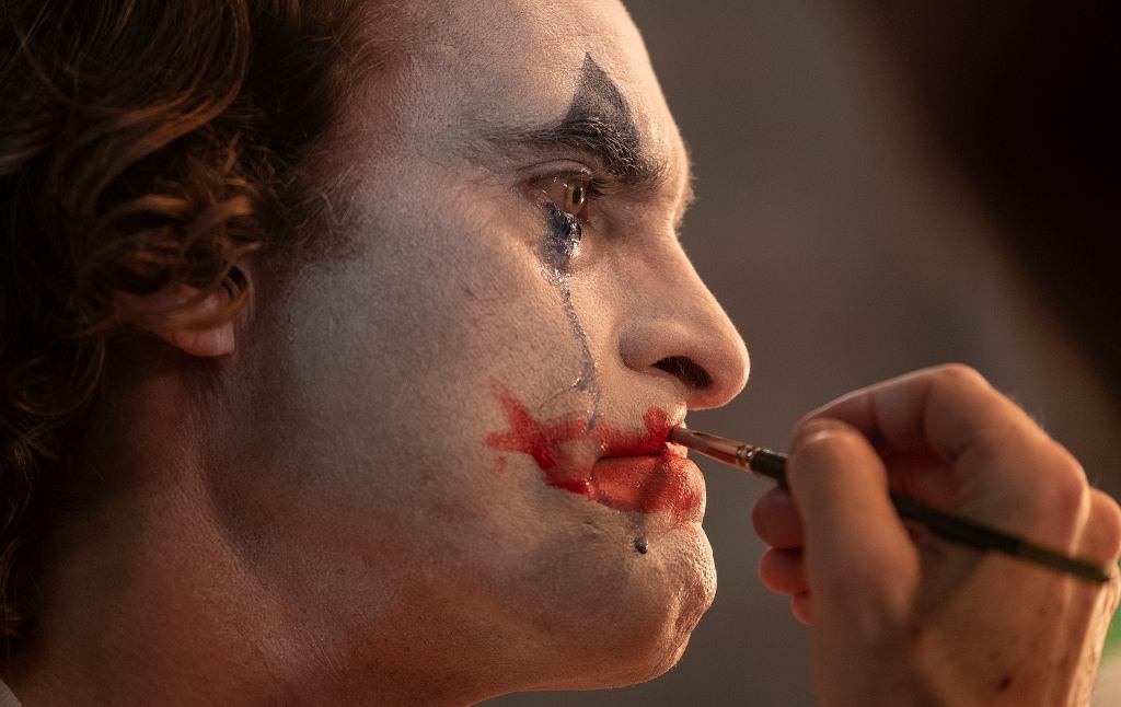 Jest kolejny zwiastun ,,Jokera”! Czy Joaquin Phoenix pobije kreacje Heatha Ledgera?