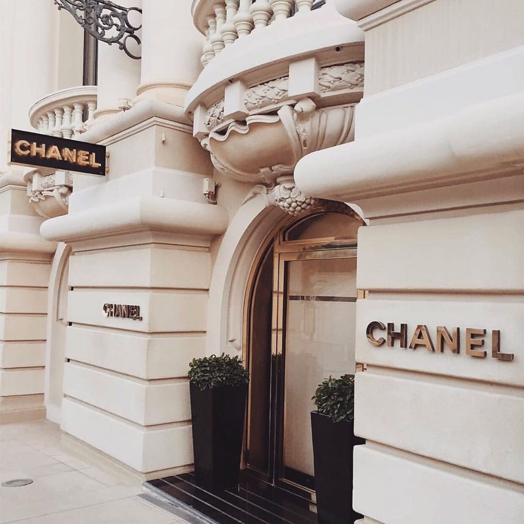 W Warszawie powstaną butiki Chanel i Dior