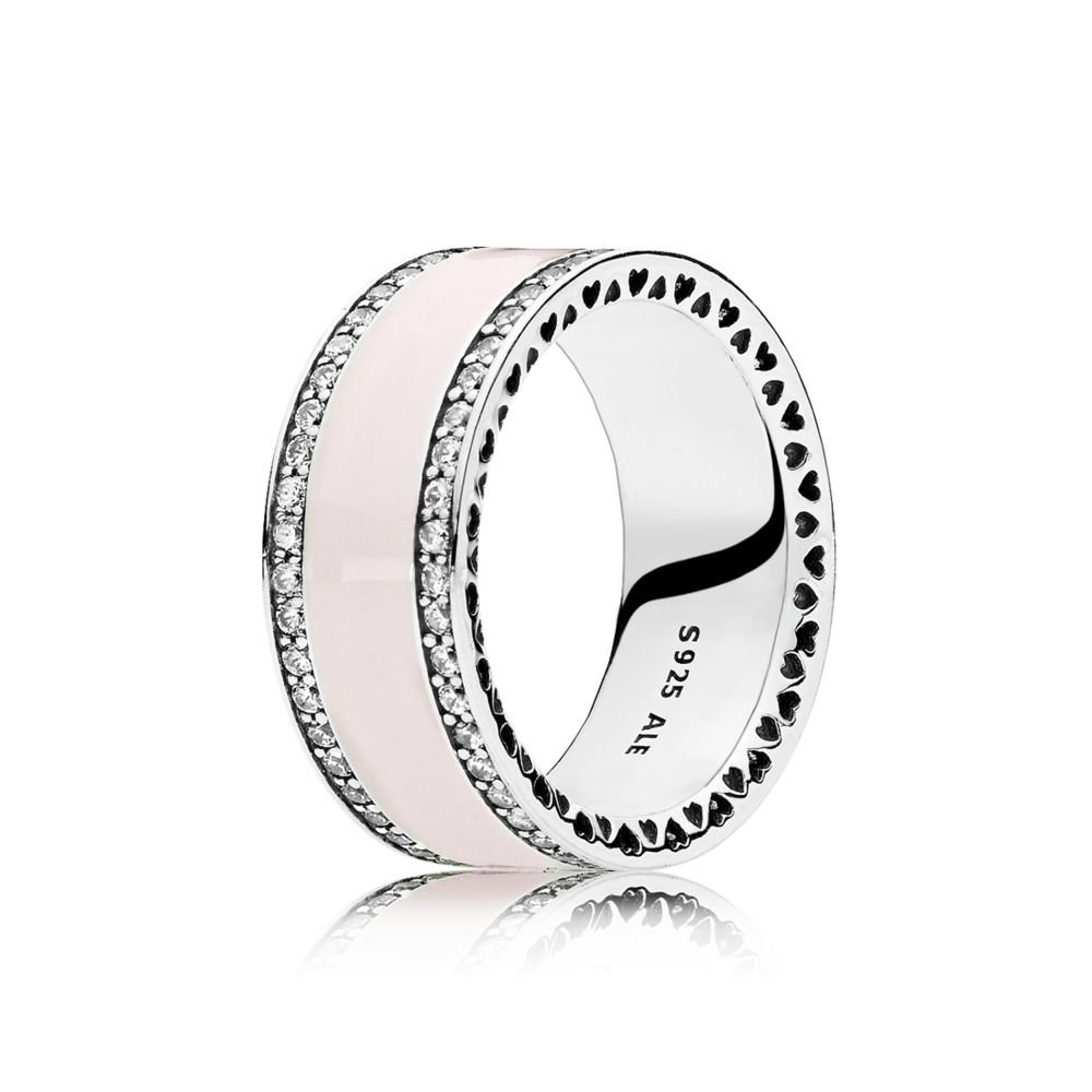 Srebrny pierścionek z cyrkoniami od Pandora