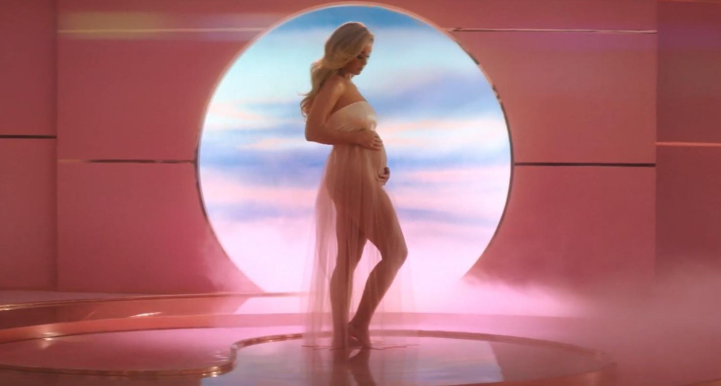 Katy Perry jest w ciąży! Piosenkarka ogłosiła to w swoim teledysku