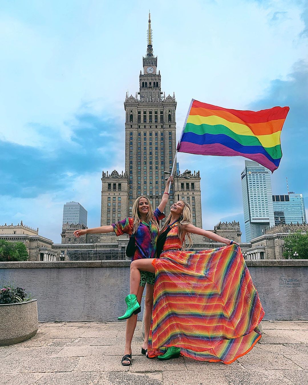 Julia Wieniawa i inni na płycie „Music 4 Queers and Queens” wspierają społeczność LGBT