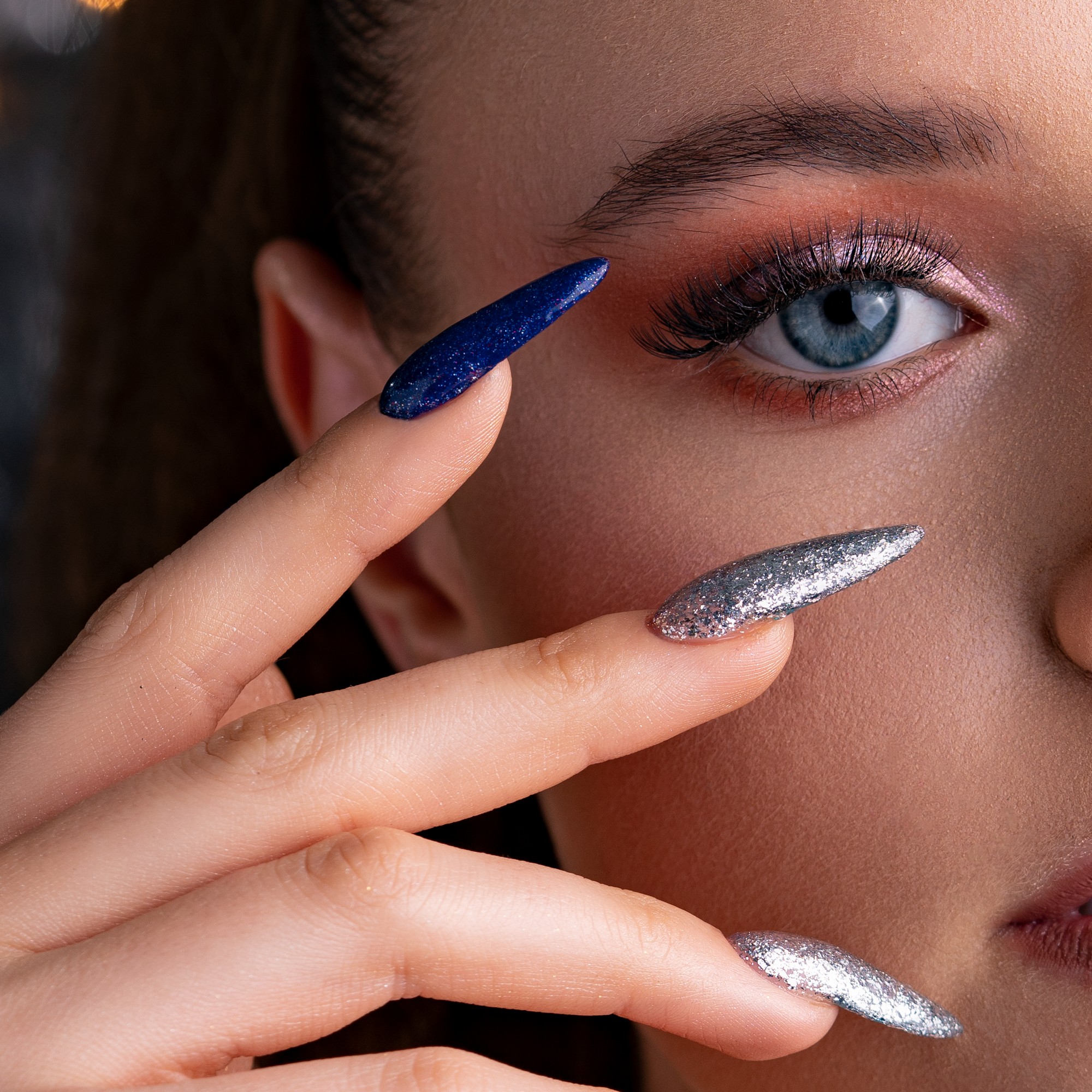Szukasz pomysłu na Sylwestrowy manicure? Daj się zainspirować najnowszymi trendami i inspiracjami