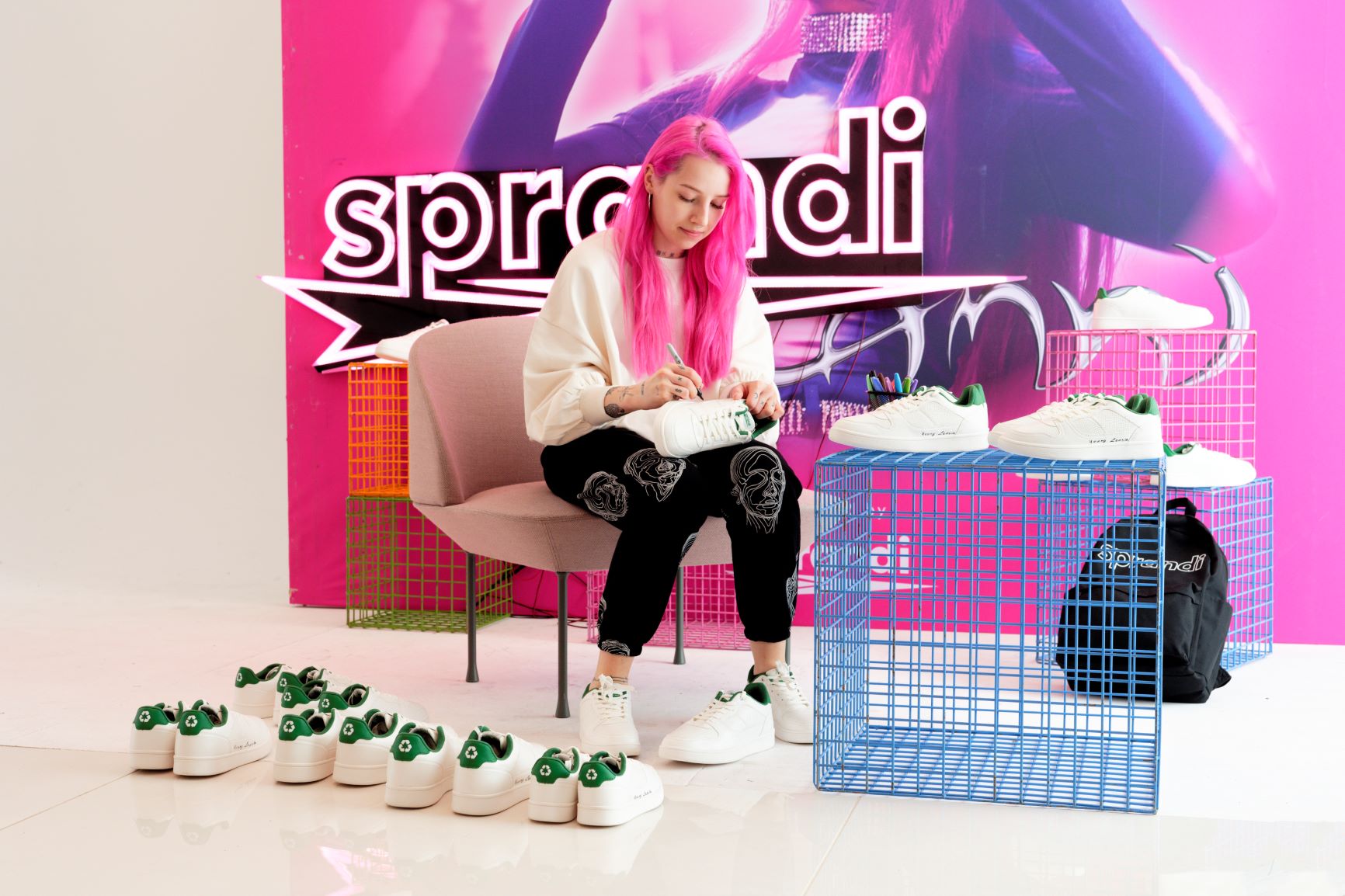 Young Leosia i Sprandi z zawrotną ceną za charytatywny model butów!