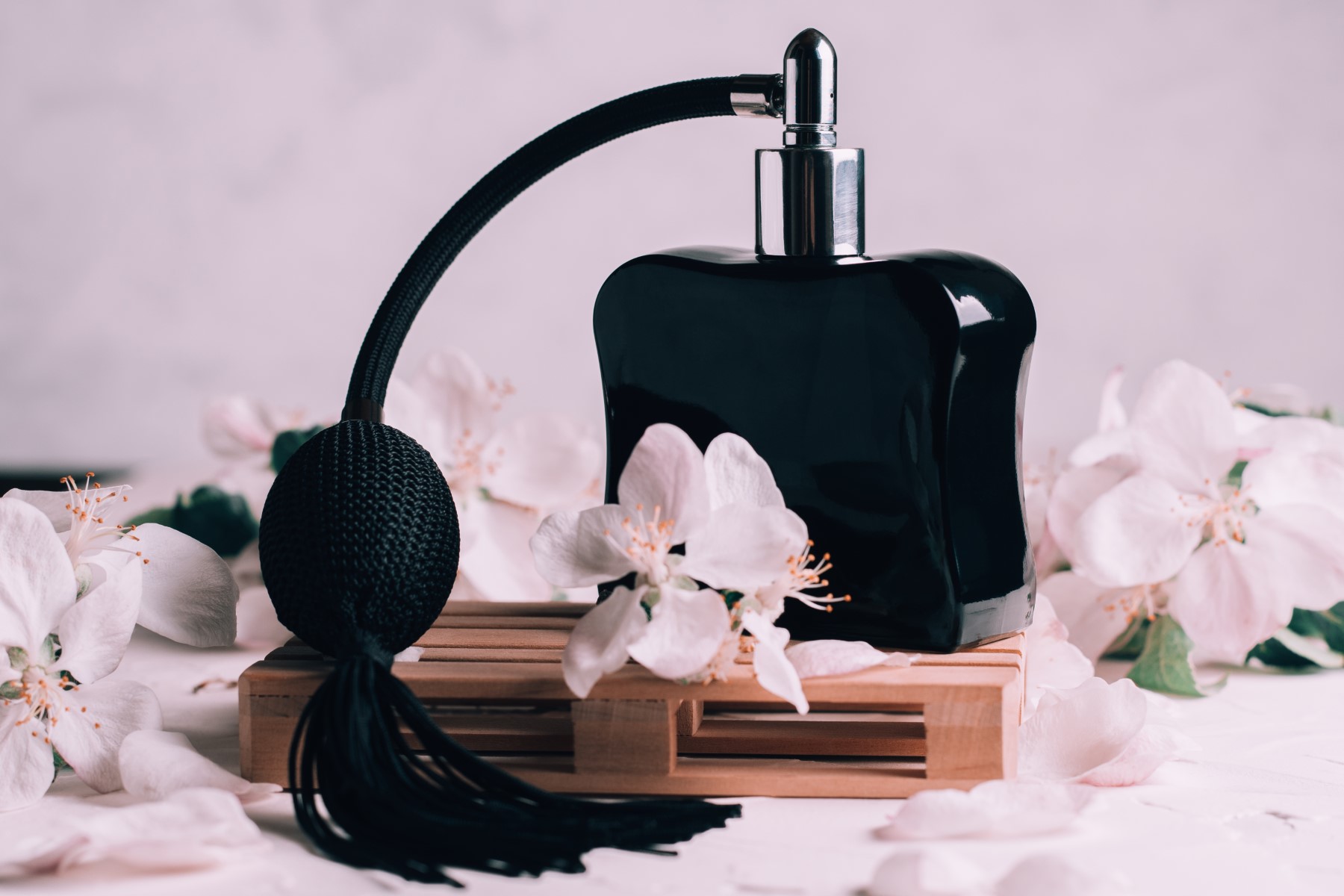 Idealne perfumy na wieczór – czyli jakie?