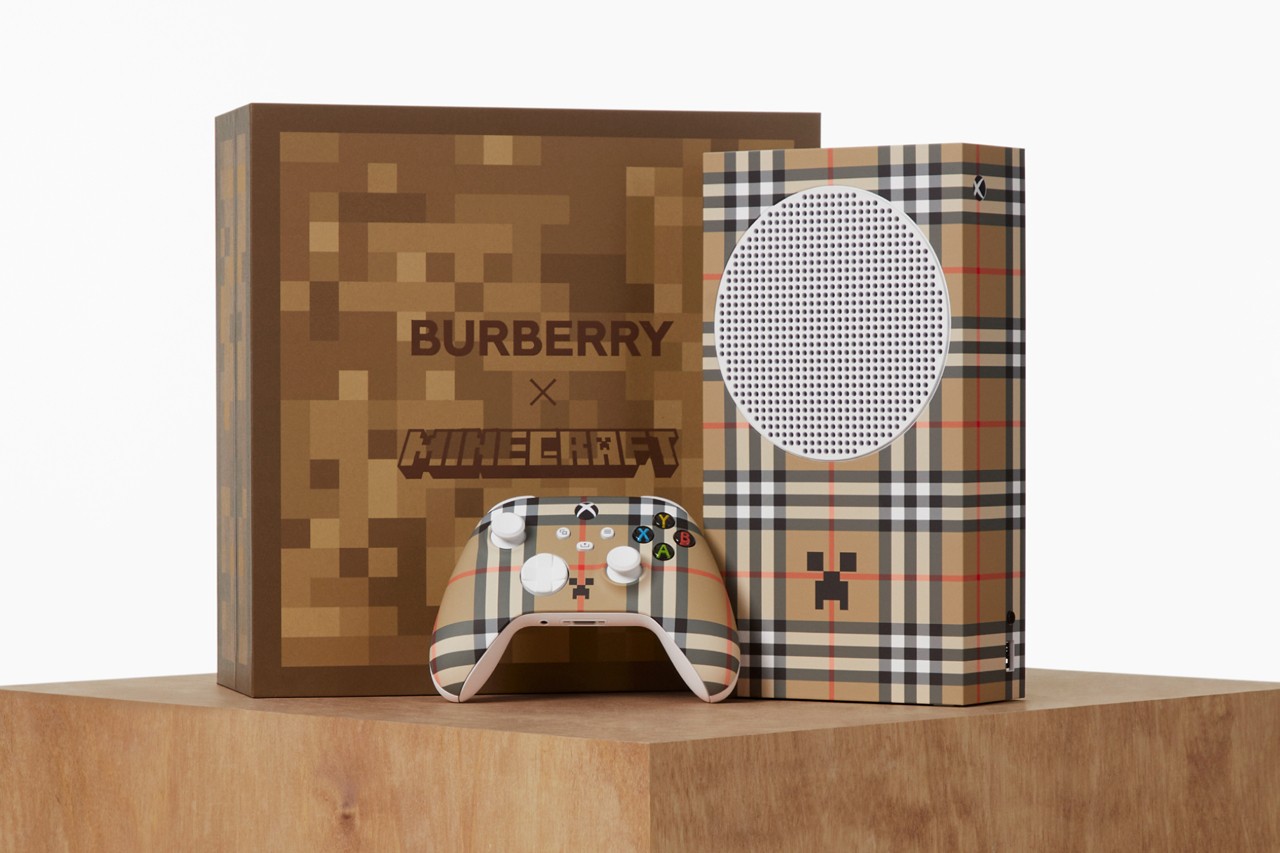 Minecraft i Burberry poszerzają ofertę współpracy dzięki ekskluzywnemu modelowi Xbox