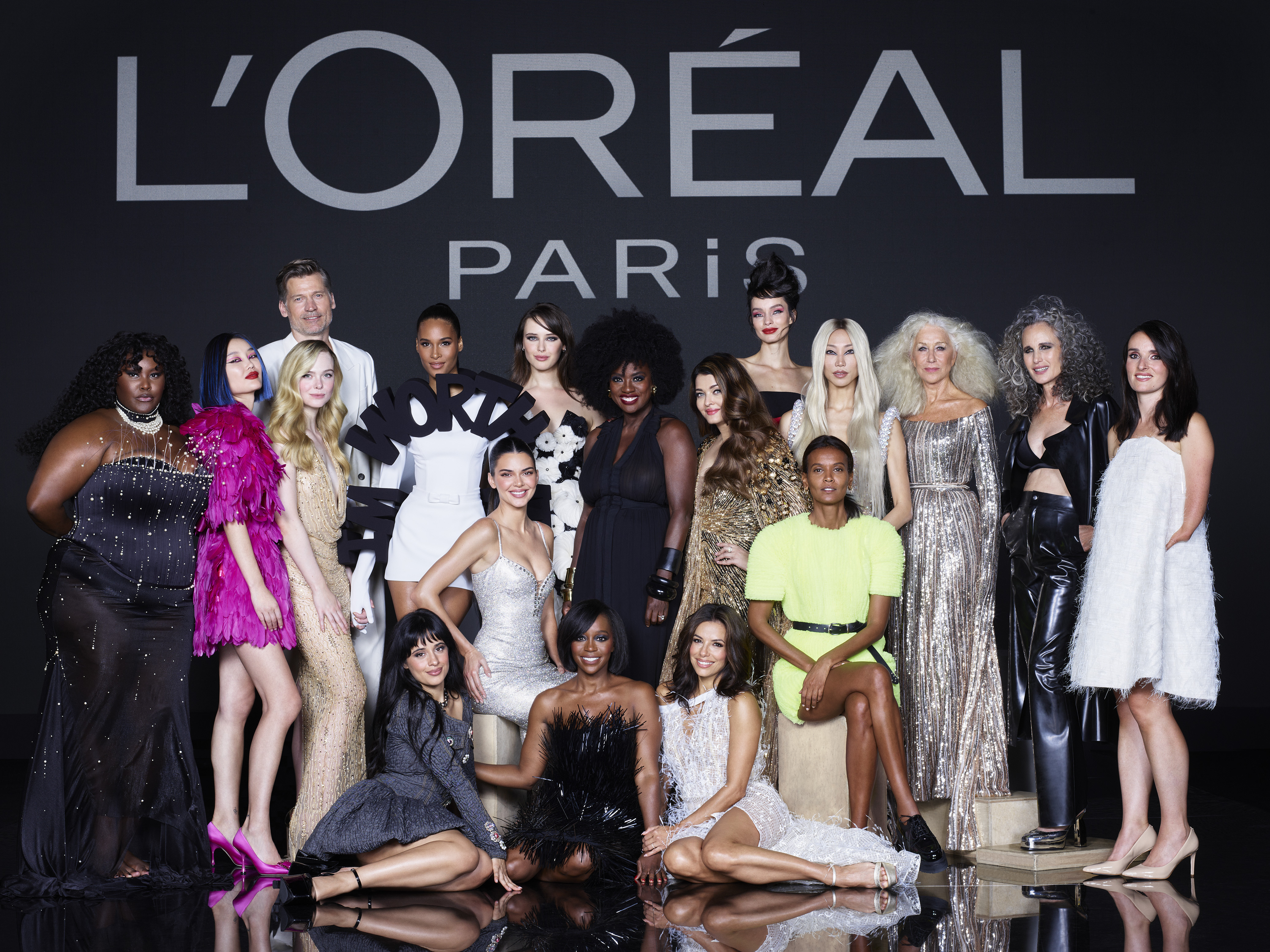 L’Oréal Paris celebruje kobiecą siłę pod symboliczną Wieżą Eiffla