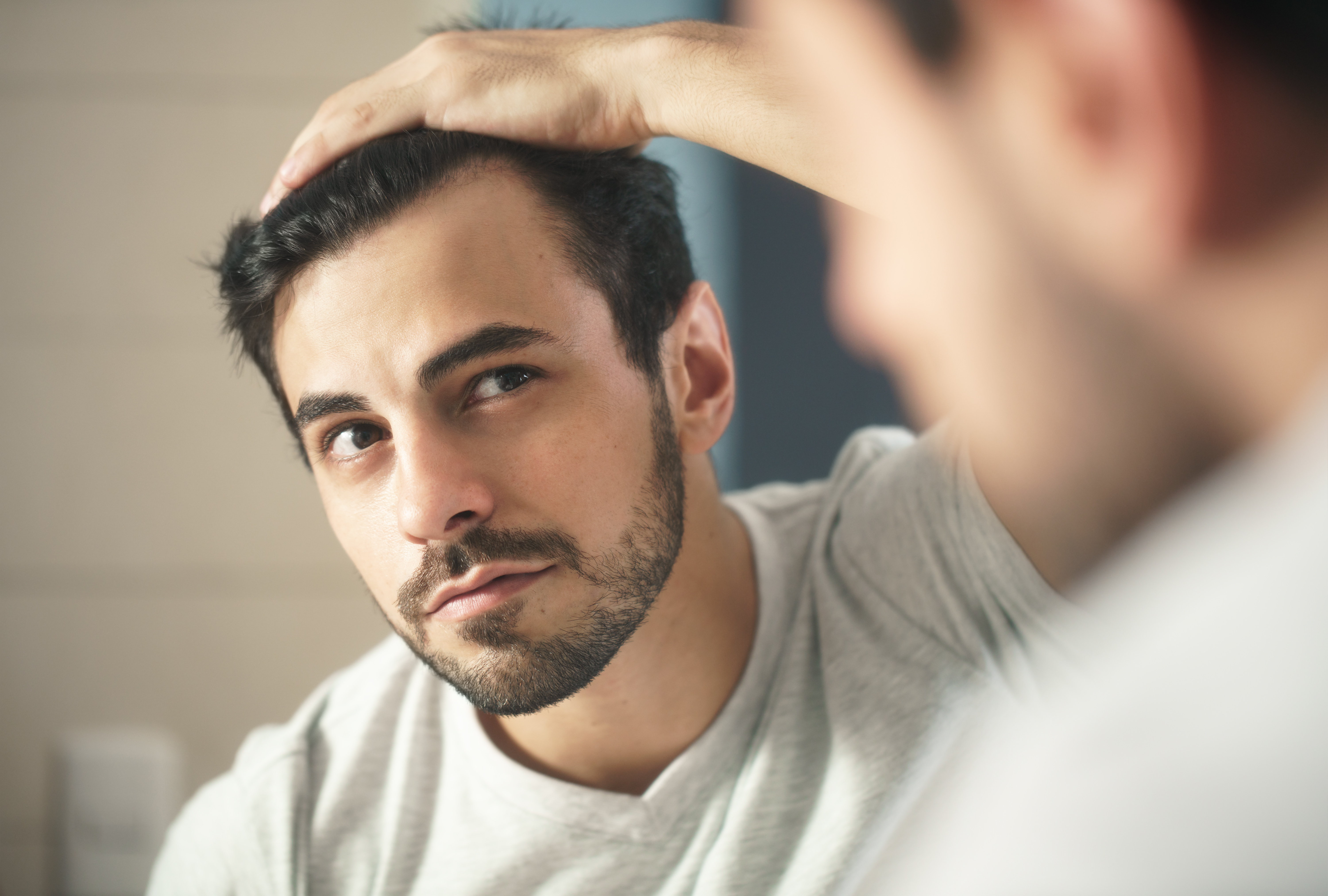 Przeszczep włosów i brody – skuteczne i szybkie rozwiązanie problemu łysienia androgenowego