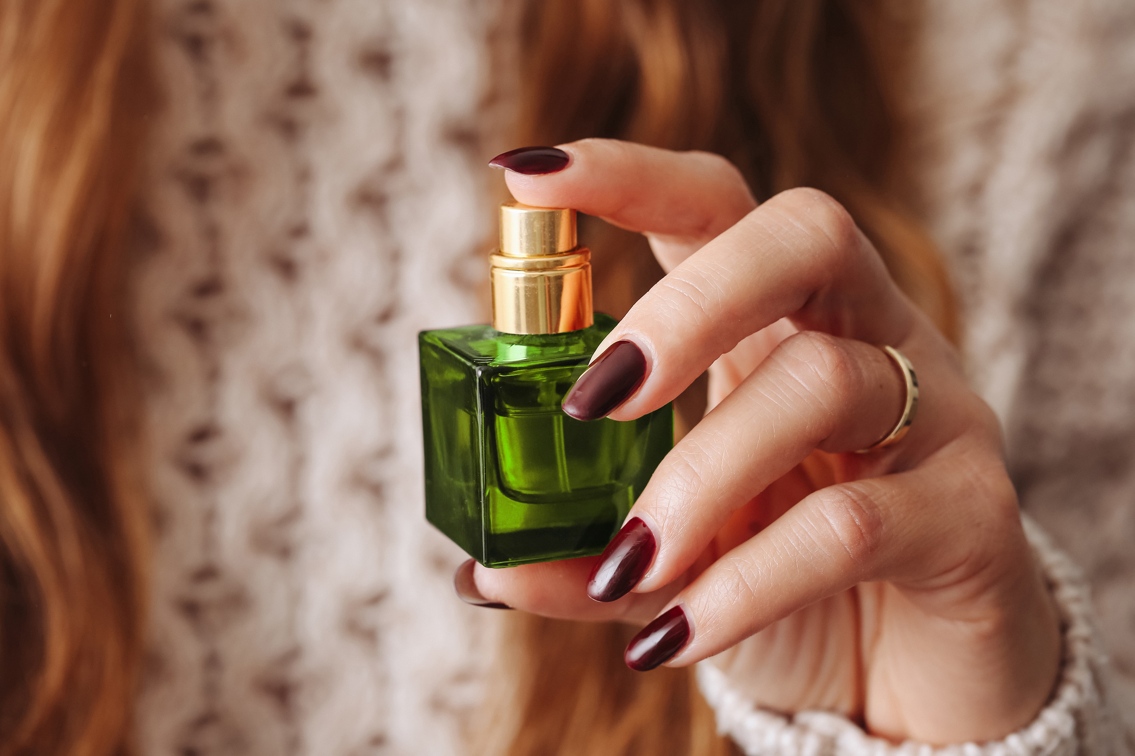 Jak przedłużyć trwałość perfum?
