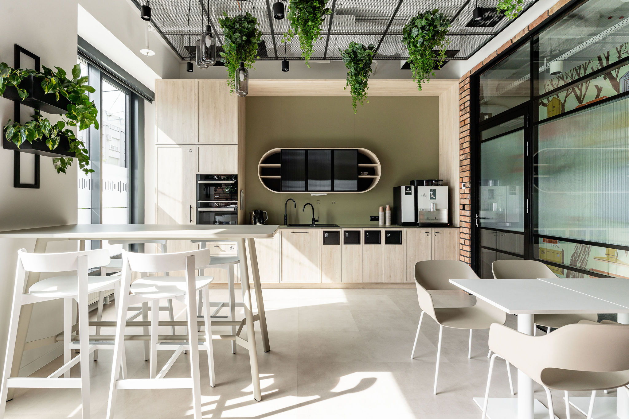 Jak projektować przestrzenie biurowe wspierające neuroróżnorodność?