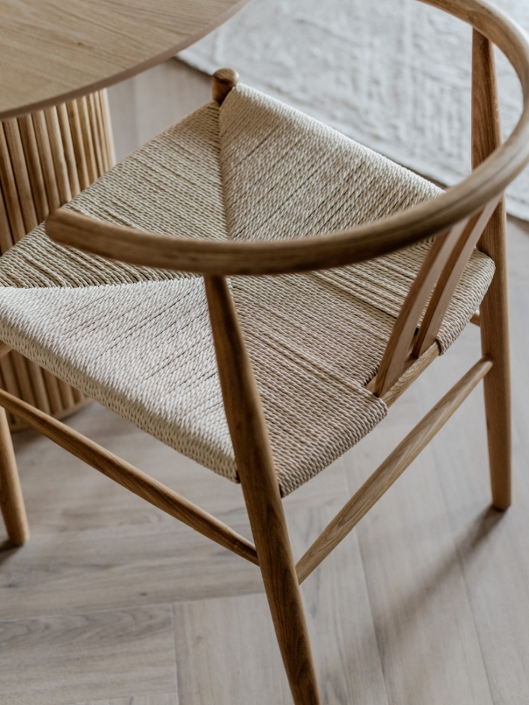 Minimalizm otulony kaszmirem. 36-metrowe mieszkanie projektu Martyny Midel