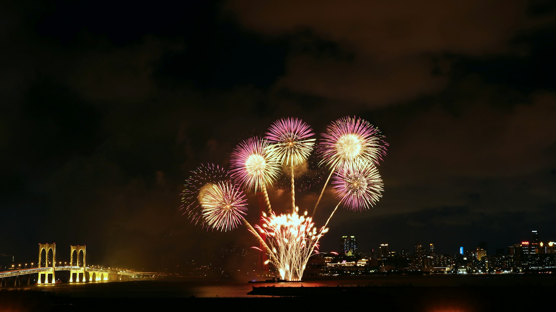 Sylwester dla zmysłów – jak celebrować przełom roku w pełni?