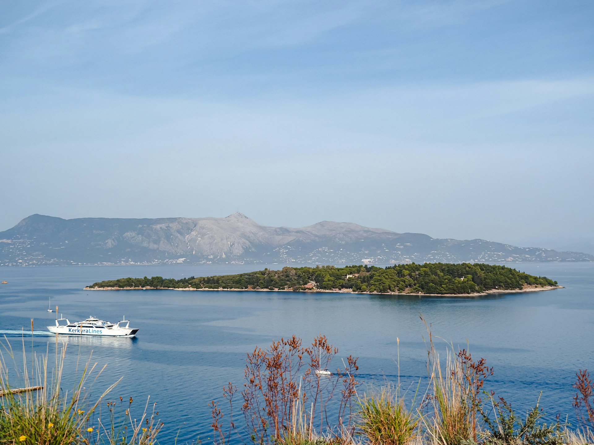 Majowa wyprawa na wyspę Korfu – przewodnik dla eleganckich podróżniczek