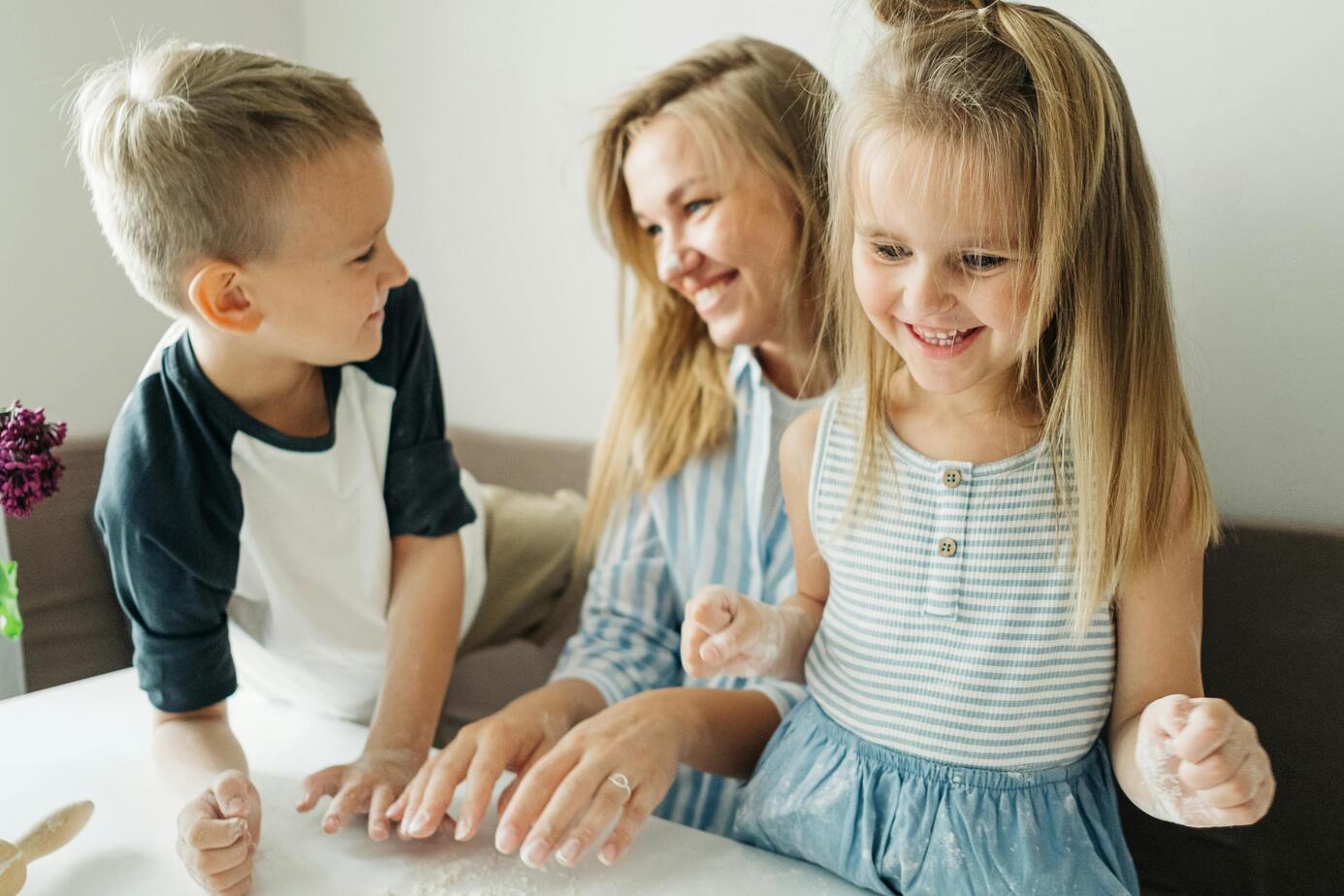 Jak zamienić domową nudę w&nbsp;rodzinną przygodę bez&nbsp;telefonów?