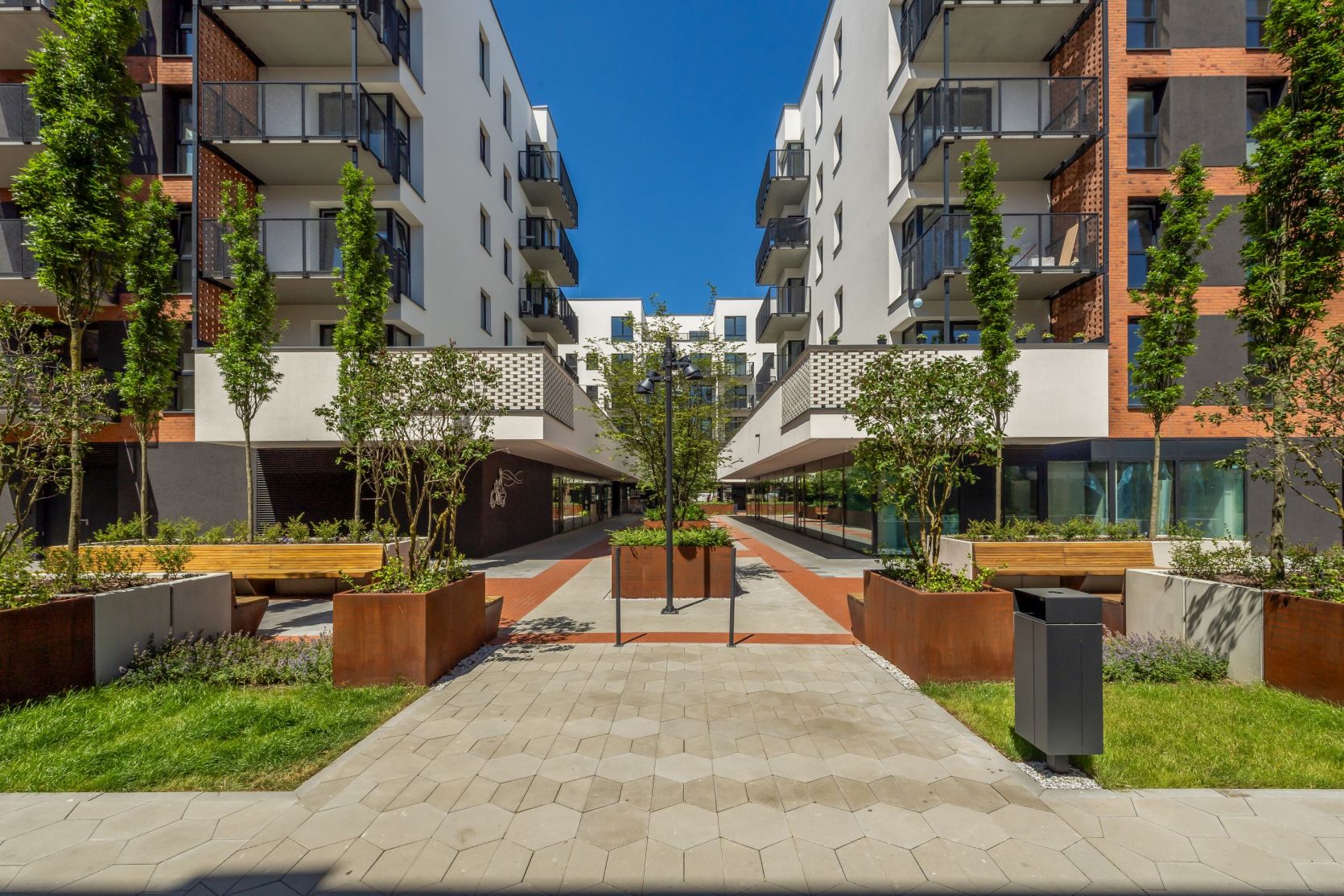 Butikowe centrum treningowe w SOHO by Yareal