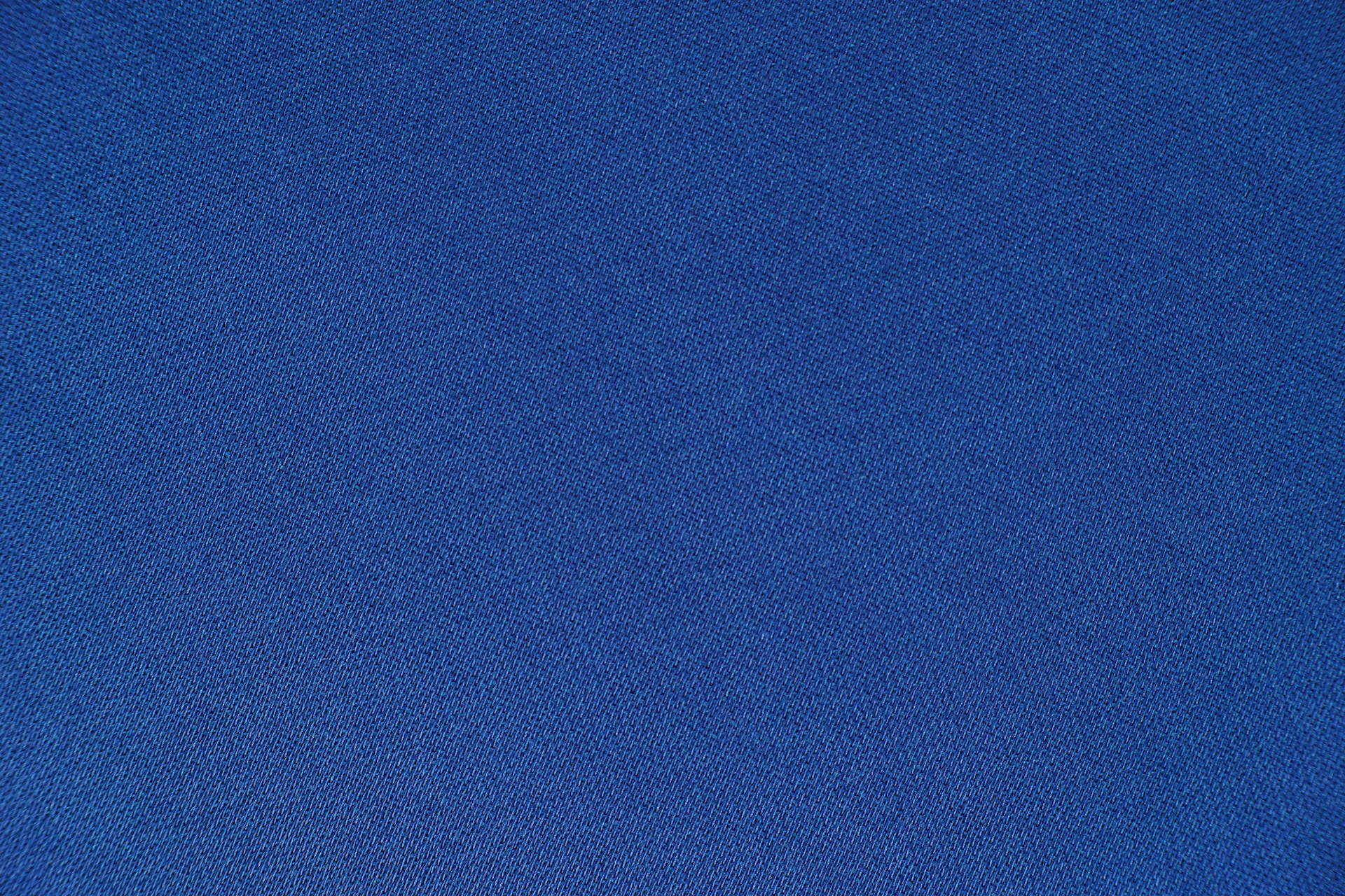 Bawełna organiczna – przewiewność, trwałość i&nbsp;intensywność barw w&nbsp;codziennej garderobie