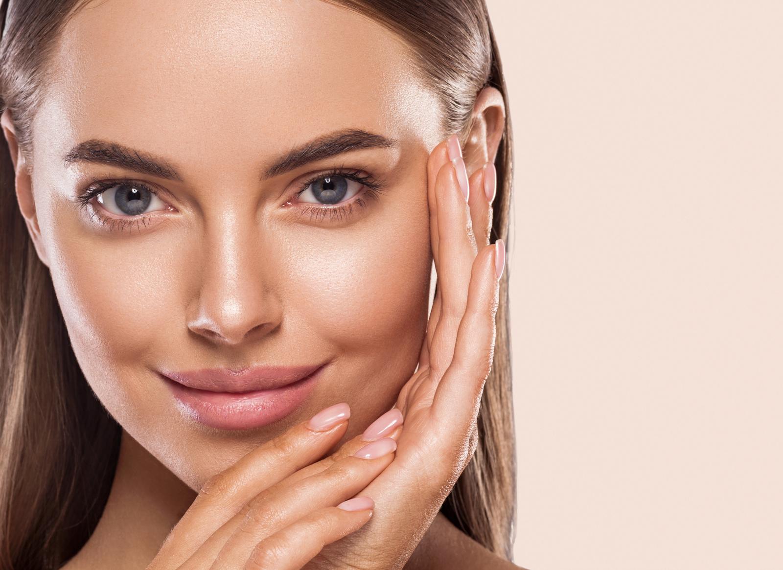 Blask i&nbsp;zdrowy wygląd twojej&nbsp;cery – rola witaminy C 