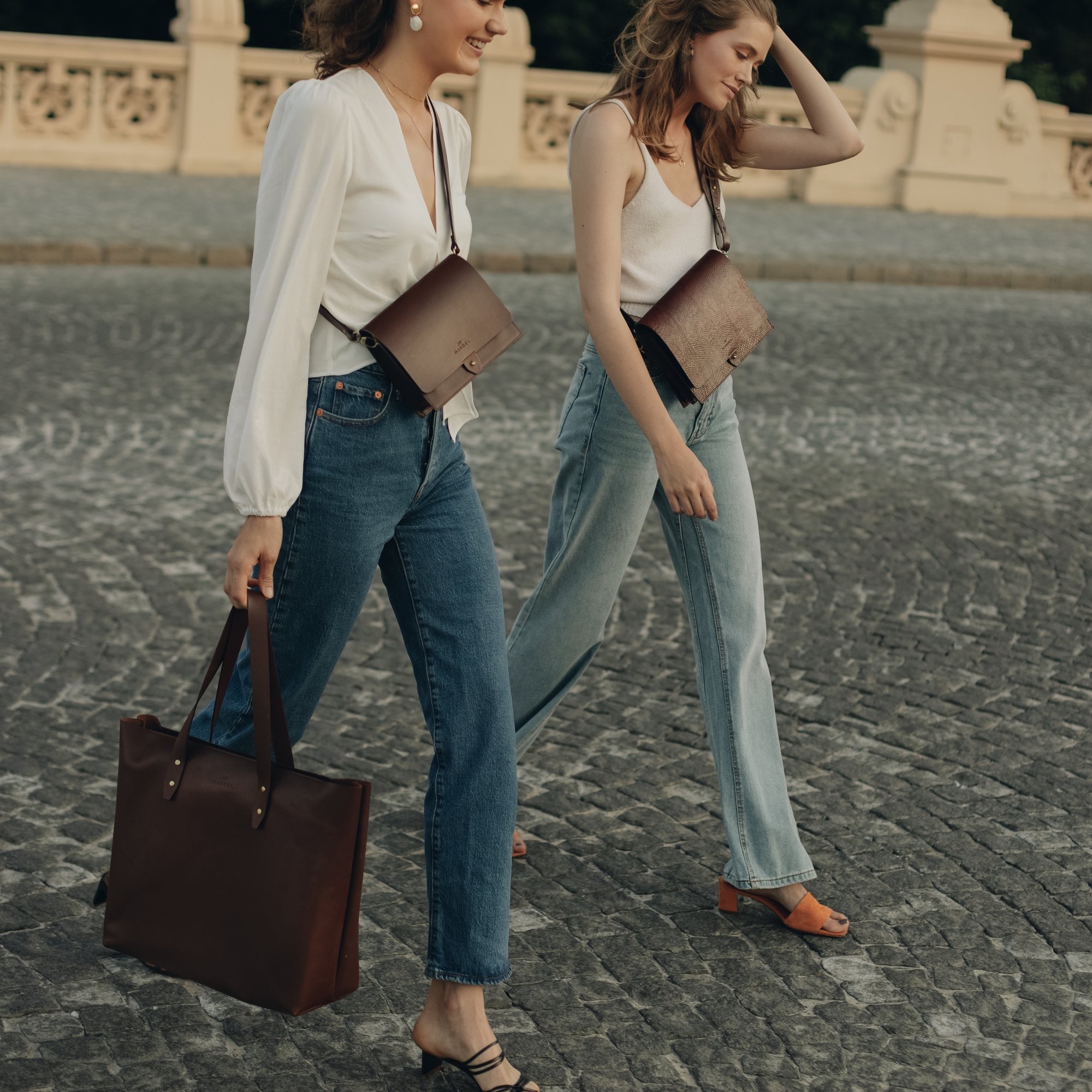 Pięknie opakowana funkcjonalność, czyli jak wygląda torebka idealna? Rozmowa z projektantką marki Mandel