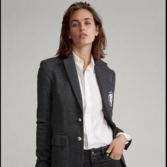 Sportowa elegancja, czyli jak łączyć styl sportowy z eleganckim