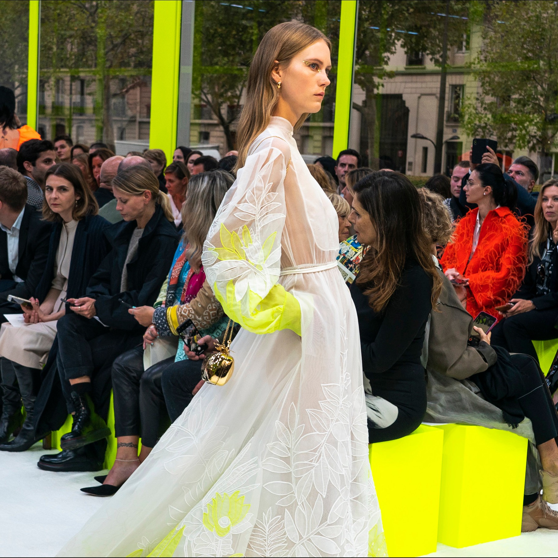 Valentino - wiosna-lato 2020: białe jest białe